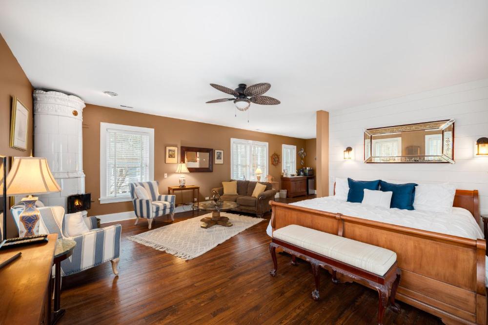 King Suite interior